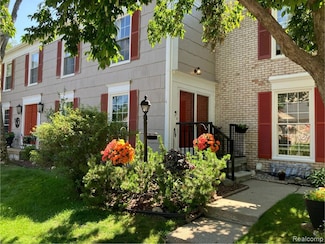 1437 Lantern Ln, Rochester Hills, MI 48306