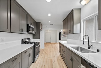 18264 Pine Ave, Fontana, CA 92335