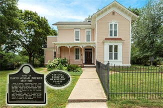 1203 5th Ave, Leavenworth, KS 66048