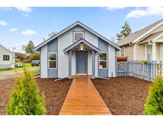 930 Holly St, Junction City, OR 97448