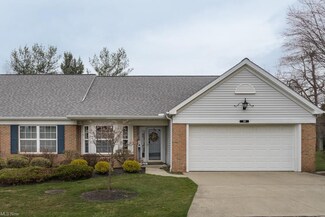 249 Heather Ln Unit 13, Eastlake, OH 44095