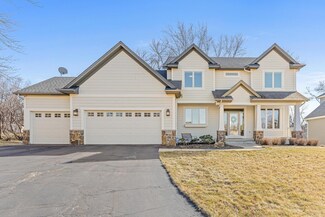8491 Mission Hills Cir, Chanhassen, MN 55317
