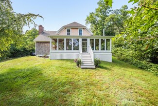 32 Bournedale Rd, Buzzards Bay, MA 02532