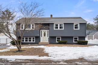 102 Woburn St, Wilmington, MA 01887