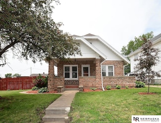 4540 & 4540 1/2 S 41st St, Omaha, NE 68107