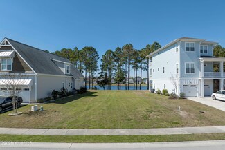 176 Spicer Lake Dr, Holly Ridge, NC 28445