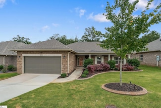 106 Starlight Dr, Greenville, SC 29605