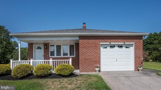 28 Bahamia Dr, Toms River, NJ 08757