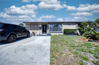 7471 Taylor St, Hollywood, FL 33024