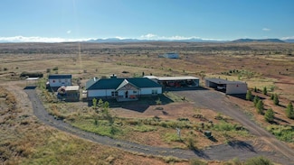 240 Sendero Dr, Alpine, TX 79854