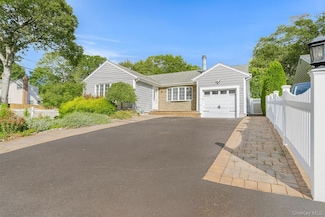 178 Melville Rd, Huntington Station, NY 11746