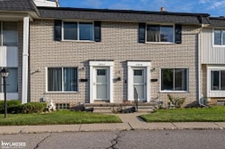 28012 Universal Dr, Warren, MI 48092