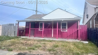 13646 Ryan Rd, HamtraMcK, MI 48212