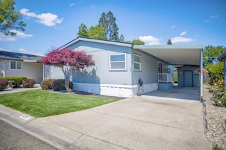 431 Whispering Willow Dr, Grants Pass, OR 97527