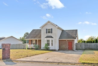 3282 N Senseney Cir, Clarksville, TN 37042