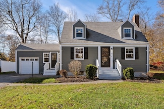 76 Kingman St, Weymouth, MA 02188