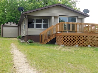 W5325 W Sandy Dr, Shawano, WI 54166