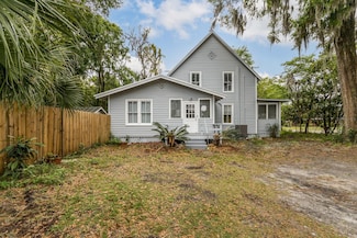2523 NW 6th St, Gainesville, FL 32609
