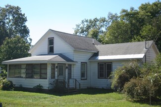 237 S Rush St, Pentwater, MI 49449