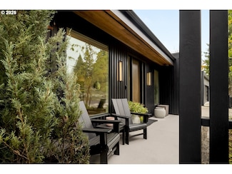 11504 NW Damascus St, Portland, OR 97229