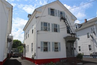 32 Robin St, Providence, RI 02908