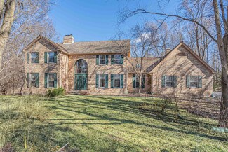 25925 N Farm View Cir, Lake Barrington, IL 60010