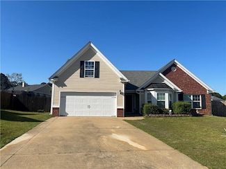 22 Springwood Ct, Phenix City, AL 36870