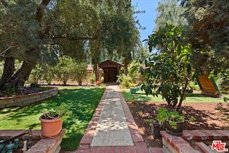 6141 Corbin Ave, Tarzana, CA 91356