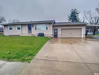 205 28th Ave, Moline, IL 61265