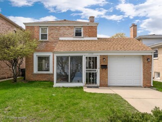 6738 N East Prairie Rd, Lincolnwood, IL 60712