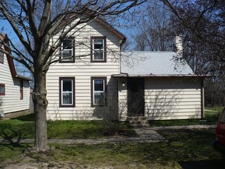 107 Oak St, Holcomb, IL 61043