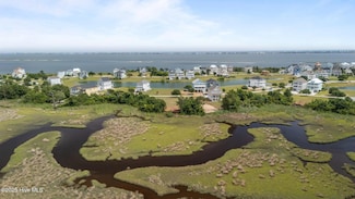 615 Cannonsgate Dr, Newport, NC 28570