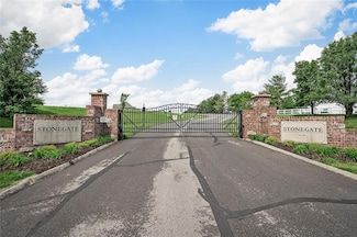 23 Stonegate Estates Dr, Hawk Point, MO 63349