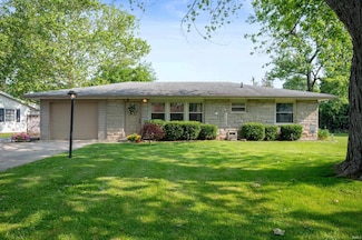 2408 W Sheffield Dr, Muncie, IN 47304