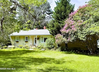 320 Aiken Rd, Southern Pines, NC 28387