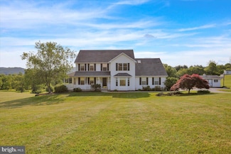 9 Arrowhead Dr, Douglassville, PA 19518