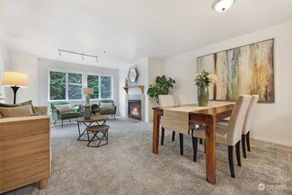 2525 NE 195th St Unit 203, Lake Forest Park, WA 98155