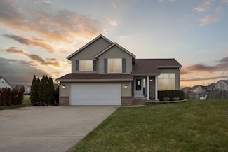 2063 Hartstone Dr SE, Caledonia, MI 49316