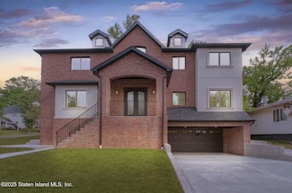 69 Elmbank St, Staten Island, NY 10312