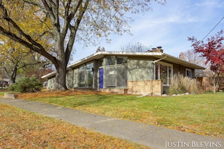 4219 Castle Dr SE, Grand Rapids, MI 49546