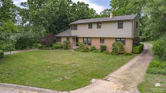 1415 Sunnyslope Ln, Manhattan, KS 66502