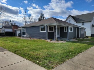 225 E 10th St, Rushville, IN 46173