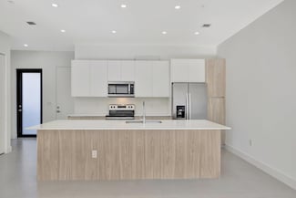4208 NE 7th Terrace Unit 8, Oakland Park, FL 33334