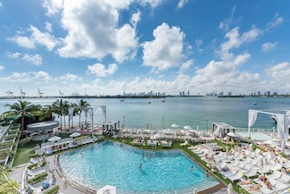 1100 West Ave Unit 425, Miami Beach, FL 33139
