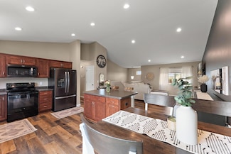 809 Cologne Ln, Waverly, MN 55390