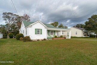 111 Circle Dr, Beaufort, NC 28516