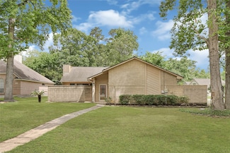 52 Greentree Ln, Conroe, TX 77304