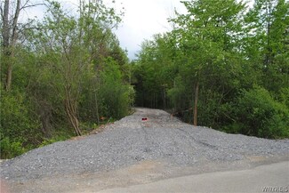 1287 Pontiac Rd, Angola, NY 14006