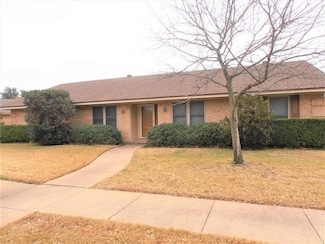 2810 Whispering Trail Cir, Pantego, TX 76013