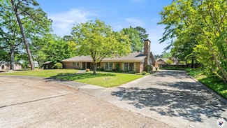 1303 Holloway Dr, Texarkana, TX 75503